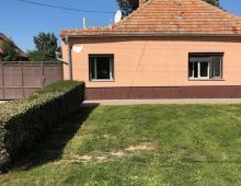 Na predaj rodinný dom v pôvodnom stave v tichej lokalite obce Sladkovičovo, na pozemku 1876 m2