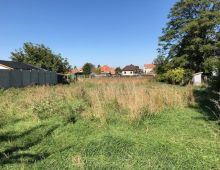 Na predaj pozemok vo veľkosti 1876 m2 na ktorom je starší rodinný dom v pôvodnom stave