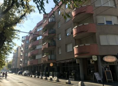 Predaj 2 izbový byt 74 m2 v centre Bratislavy s dvoma garážovými státiami v cene, ul. Kýčerského