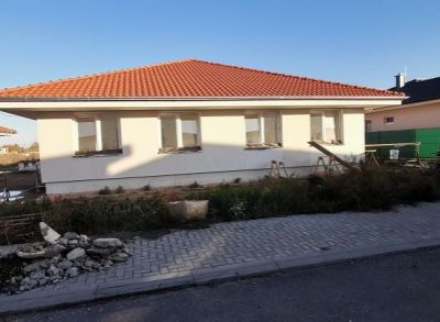 3-izbový rodinný dvojbungalov s dokončením na kľúč aj s oplotením a chodníkmi
