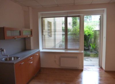 Na prenájom obytný ateliér na Šulekovej- tiché centrum