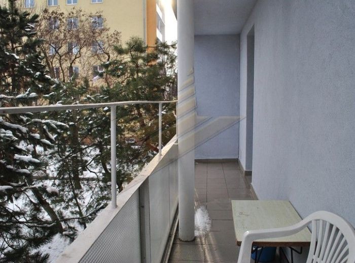 PREDANÉ - KADNÁROVA, 3-i byt, 70 m2 - KOMPLETNÁ REKONŠTRUKCIA, tichá lokalita, V ZATEPLENOM BYTOVOM DOME