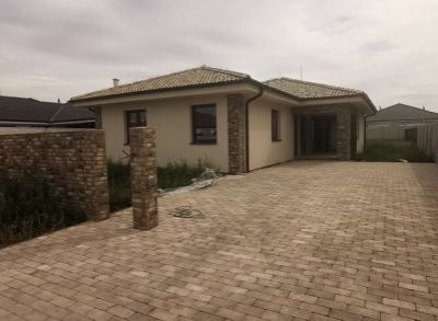 Nádherný 4-izbový rodinný dom zhotovený kompletne na kľúč s kuchynskou linkou a spotrebičmi