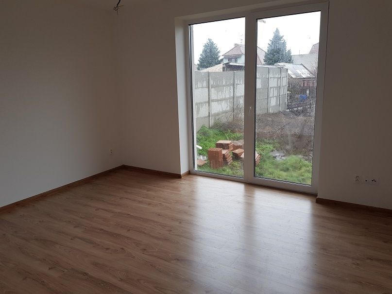 REALFINANC - 100% aktuálny! - Ponúkame na predaj 4 izbový RD Bungalov 130 m2, pozemok 563 v obci Boleráz !!!