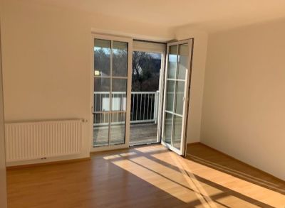 ART Real Estate – Hainburg a.d.Donau – 3-izbový byt 60 m2 , pivnica, balkón, záhrada