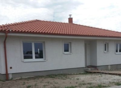 4-izbový rodinný dom na pozemku 650m2 v tichej ulici s prístupovou cestou