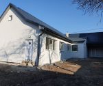 Priestranný zrekonštruovaný rodinný dom 4+1, rovinatý pozemok 929 m2, Borčice