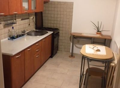 Ponúkame Vám na prenájom priestranný 1 izbový byt - 55m2 Bratislava Kadnárova ul.