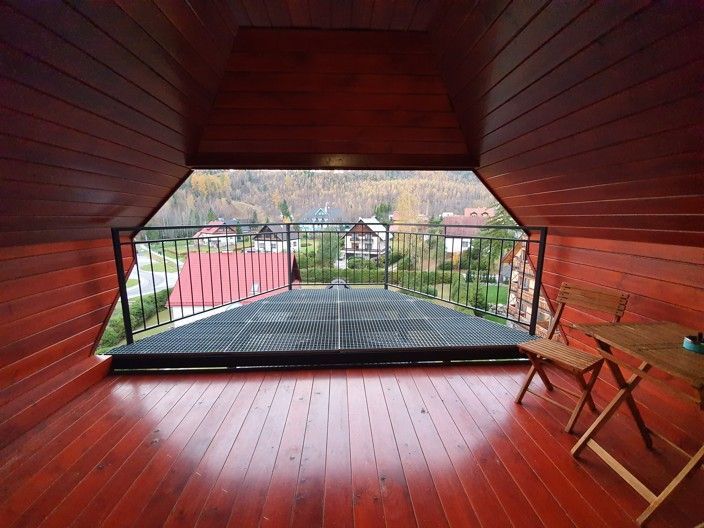 Ponúkame na predaj luxusný strešný apartmán v Tatranskej Lomnici, 135 m2.