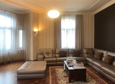 ART REAL Estate ponúka na PREDAJ nádherný luxusný 4-izbový byt v Bratislave - Staré Mesto