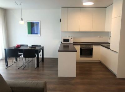 ART REAL Estate ponúka na PRENÁJOM nádherný 2-izbový byt Bratislava - Staré Mesto pri Prezidentskom paláci v NOVOSTAVBE.