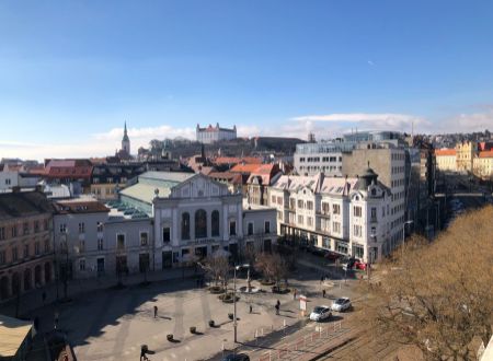 Prenájom administratívnych priestorov 102m2 na Nám. SNP