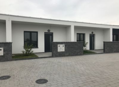 ARETÉ REAL - PREDAJ NOVOSTAVBY 3-IZBOVÉHO RODINNÉHO DOMU V RADOVEJ ZÁSTAVBE V SLOVENSKOM GROBE, ČASŤ MALÝ RAJ