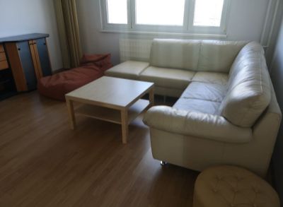 Areté real, Prenájom 3 izbového bytu s možnosťou prenajatia garáže v Pezinku