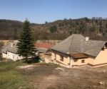 Zrekonštruovaný rodinný dom 2+1, pozemok 885 m2, Hrachovište / okr. Nové Mesto nad Váhom