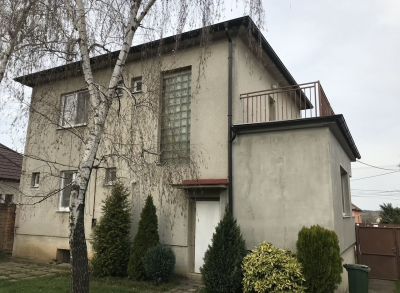 Rezervované - ARETÉ REAL - PREDAJ 4 - IZBOVÉHO RODINNÉHO DOMU S ROZĽAHLÝM POZEMKOM V OBCI BUDMERICE, REVOLUČNÁ