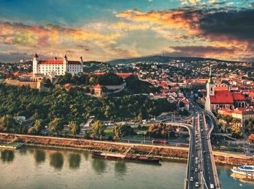 SÚRNE - Hľadáme pre našich klientov 2-3 izbové byty v Bratislave, PLATBA HOTOVOSŤOU