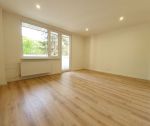 Ihneď k dispozícii: 2 izbový byt s kuchynským kútom, kompletná rekonštrukcia, 45 m2 + balkón, Bazovského, Trenčín / Juh