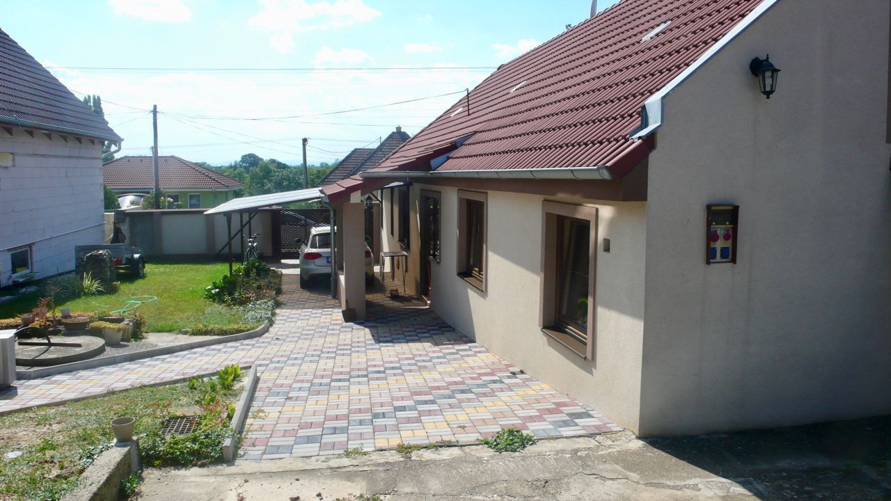 Na predaj 4 izbový rodinný dom, pekný slnečný pozemok o rozlohe 1260m2, obec Bučany