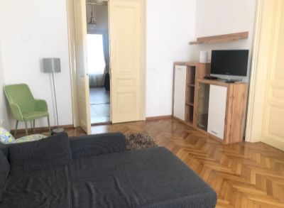 ART Real Estate ponúka na prenájom štýlový 3-izbový byt na Leškovej_Bratislava – Staré Mesto