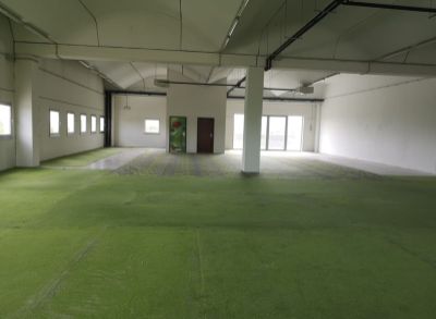 Areté real, Prenájom 707 m2 obchodno-skladových priestorov s možnosťou prerozdelenia v obchodnom centre v Pezinku