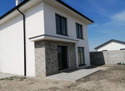 Kvalitný 5-izbový rodinný dom s parádnym priestorom-Sása