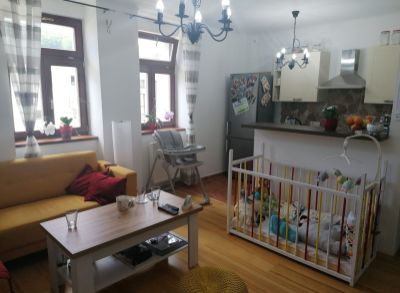 Ponúkame na predaj 3 izbový byt blízko centra v Trenčianksych Tepliciach.