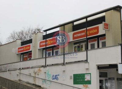 Obchodné priestory s UP 560 m2 v nákupnom centre Kempelenova ul., Karlova Ves Bratislava Cena 500 000,€