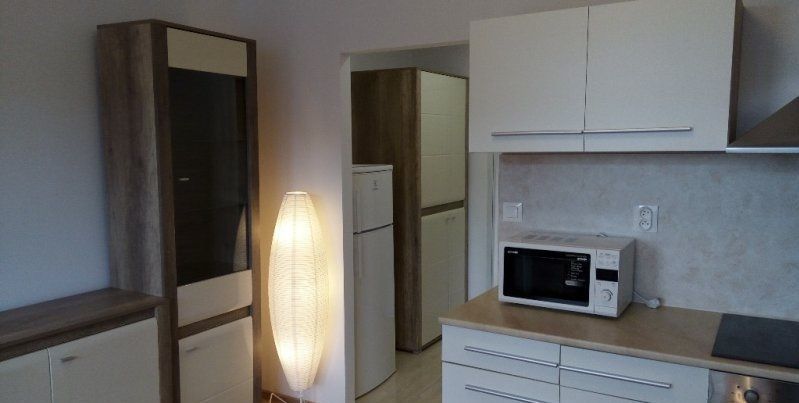 Garsónka 32m2, loggia, Šustekova, Bratislava V, 420,-e vrátane energií, Tv a internetu