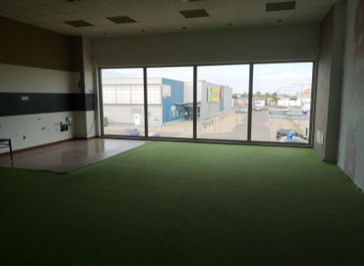 Areté real, Prenájom 214 m2 obchodno-skladového priestoru v obchodnom centre v Pezinku