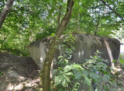 CORRIS: Vojenský bunker, prístup autom, siete v dosahu, BA-Petržalka