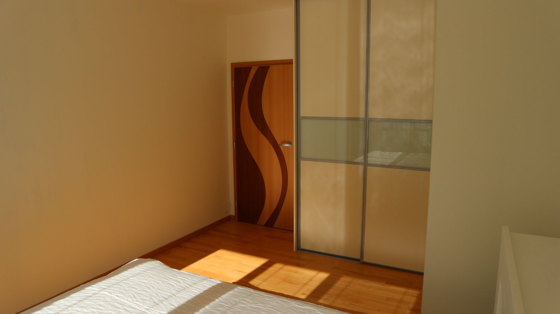 Slnečný 2-izbový zariadený byt s loggiou, Ružinov