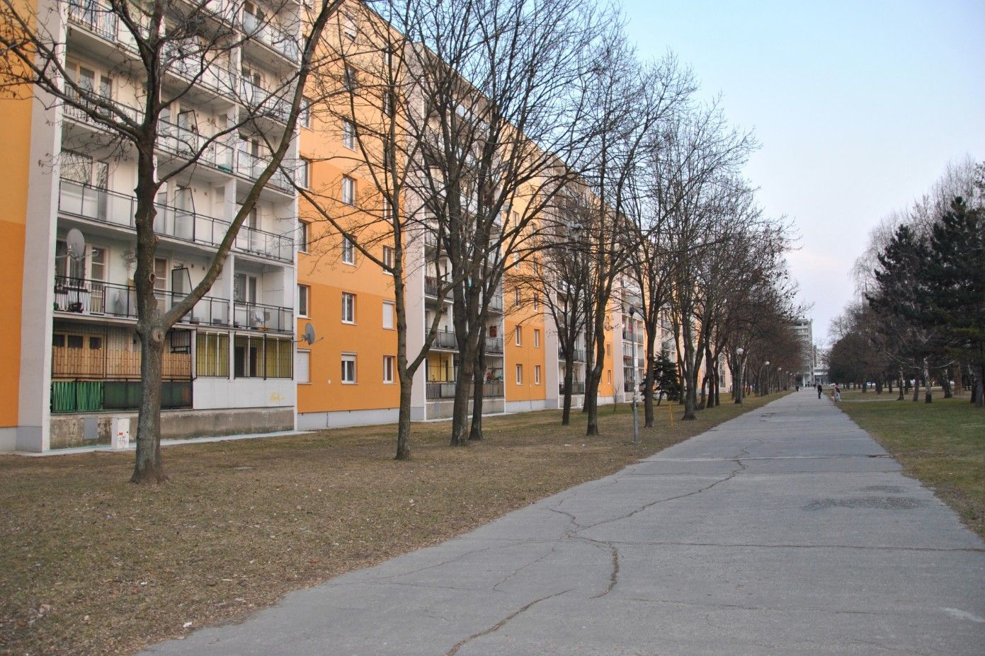 BOND REALITY - Príjemný 1 izbový byt v tichej lokalite na Jadrová - kompletne zariadený