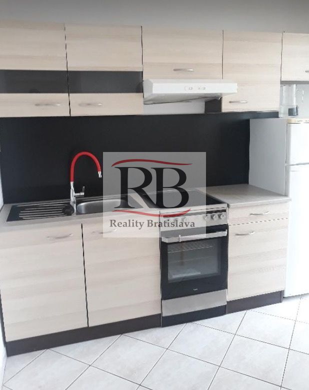 3-izbový byt-Predaj-Bratislava - mestská časť Petržalka-155000.00 €