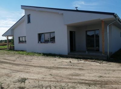 4-izbový samostatný dom projektu dvojbungalovu so samostatným pozemkom
