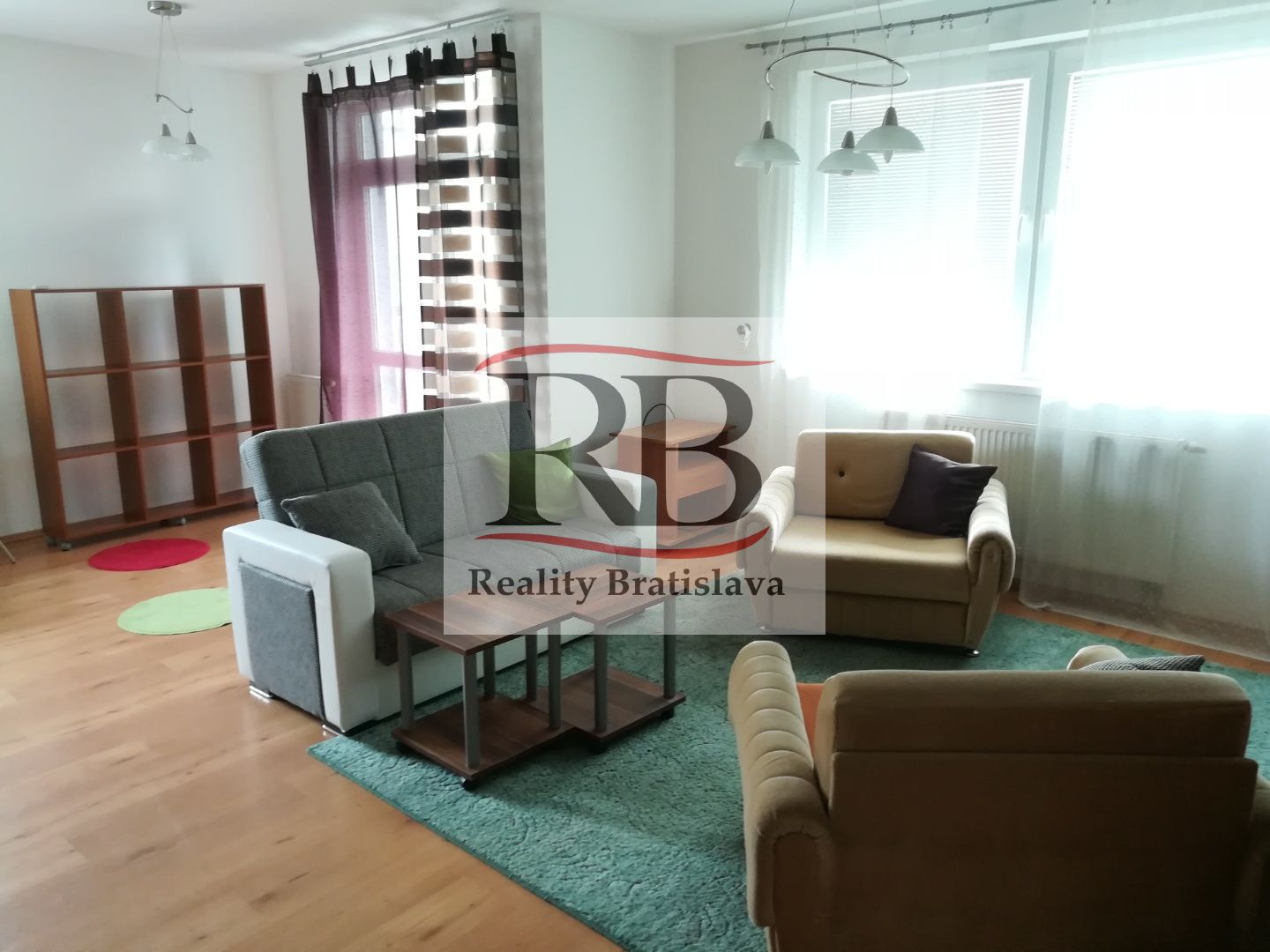 Iný-Prenájom-Bratislava - mestská časť Dúbravka-450.00 €