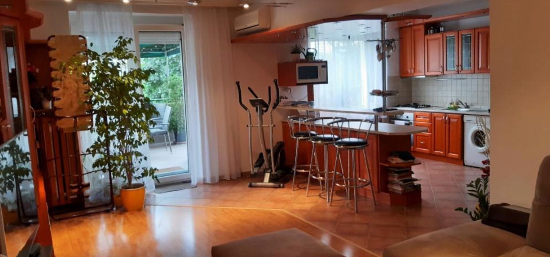 Prenájom Iný Iný-Prenájom-Bratislava - mestská časť Ružinov-610.00 €