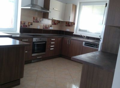 Areté real- Vám ponúka na prenájom - 6.izbový rodinný dom, Čierna voda