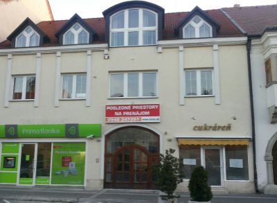 Areté real, Prenájom 60m2 obchodného priestoru v priamom v centre mesta Pezinok, M.R.Štefánika