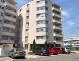 Pekné 2 kancelárie s balkónom, pri hoteli Holiday Inn, 49 m2
