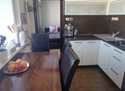 ARETE REAL- PREDAJ PEKNÉHO SLNEČNÉHO 3IZB. B.,KOMPLETNÁ REKONŠTRUKCIA,LOGIA 8 M ,MUR.PIVNICA.ZATEPLENÝ DOM,-SUPER LOKALITA