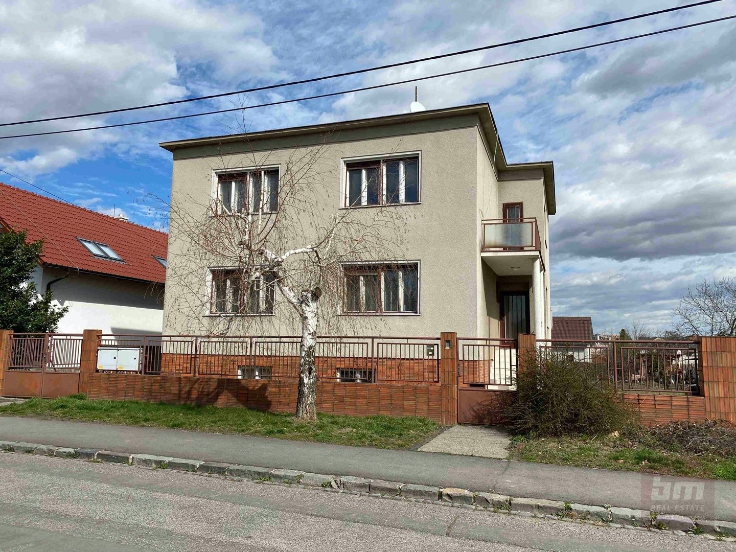 Predaj - veľmi pekný starší rodinný dom vo Vajnoroch