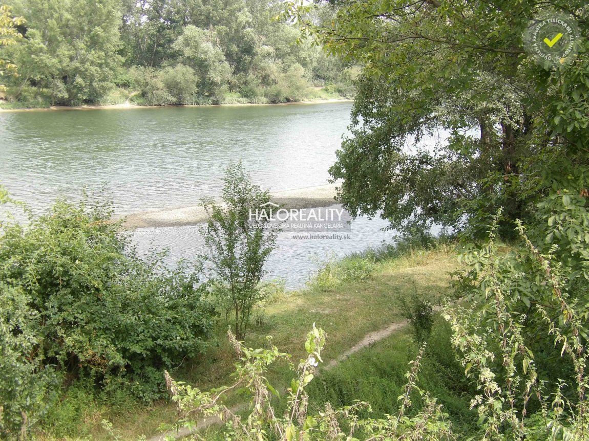 Predaj, chata Kráľová nad Váhom, 20m pri rieke Váh. - NOVOSTAVBA - ZNÍŽENÁ CENA