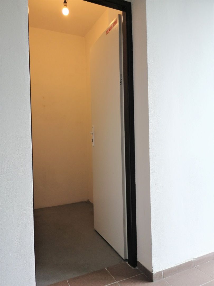 BOND REALITY – Na predaj priestranný, 3 izbový byt Koceľova ul. SLOVENSKÝ GROB
