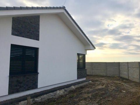 Zhotovený na kľúč!4-izbový bungalov s prekrytou terasou v novovybudovanej časti Lehníc
