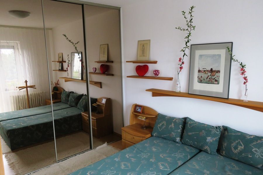 Slnečný, priestranný 3-izbový byt pri Horskom parku, 2x loggia