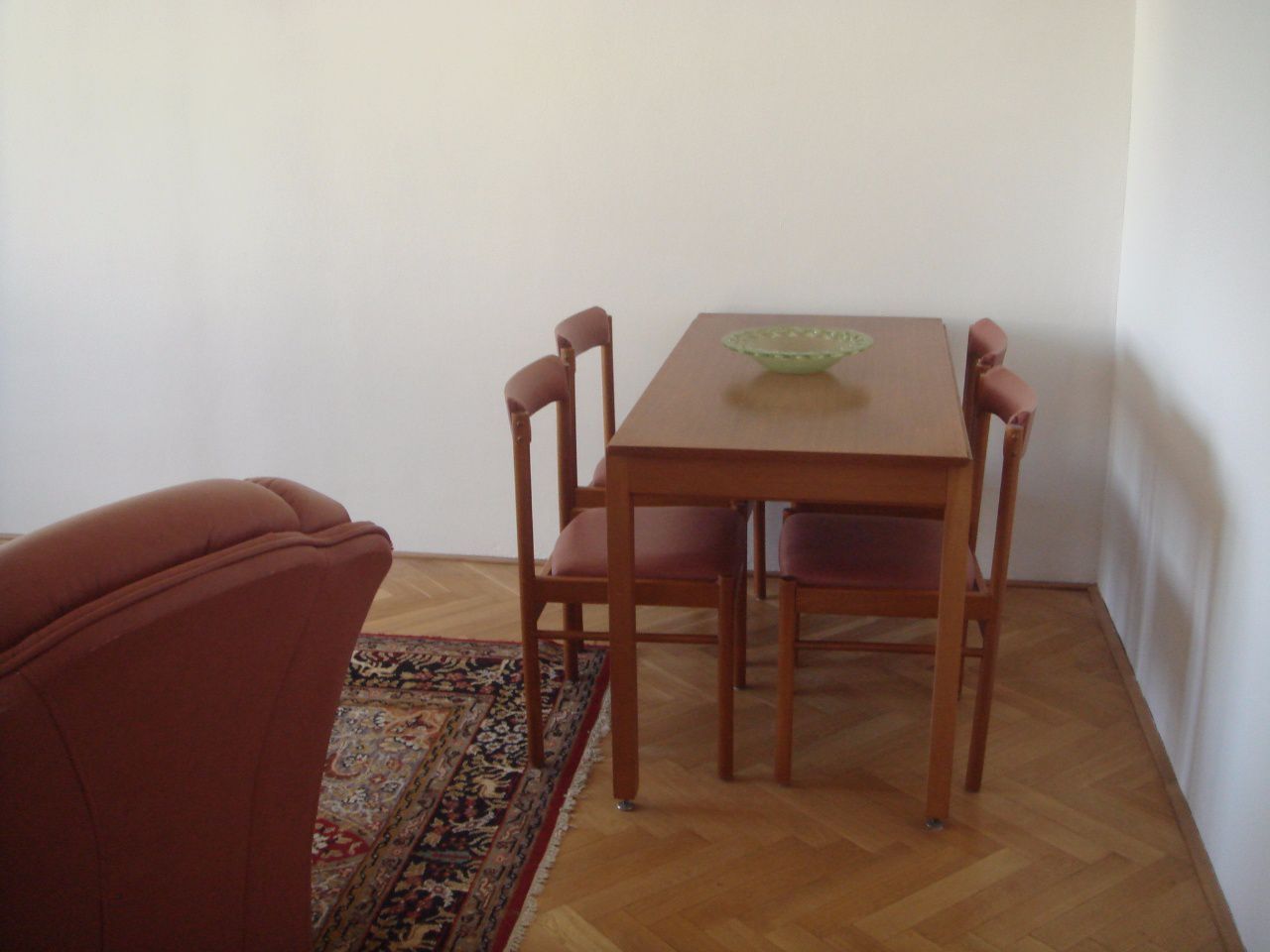 Prenájom 3 izbový byt Bratislava III., Kramáre.