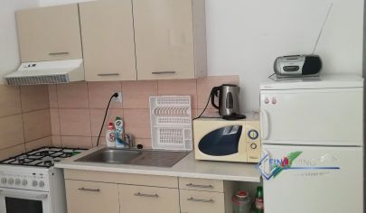 1 - izb. byt s loggiou v tichej lokalite