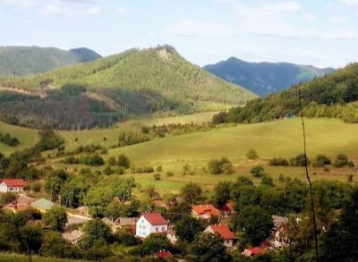V ponuke rekreačný pozemok v blízkosti Ilavy