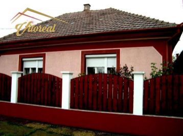 EXKLUZÍVNE - Predáme rodinný dom - Maďarsko - Méra - s krásnou záhradou a vínnou pivnicou